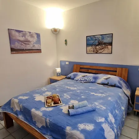 דירה Helen's House By World