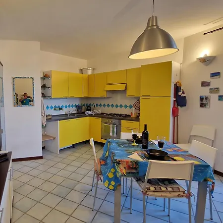דירה Helen's House By World